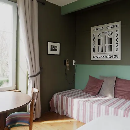 La Maison De 1868 Гостевой дом