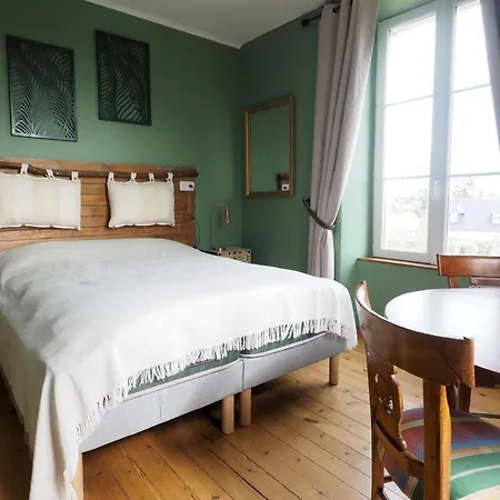 La Maison De 1868 Гостевой дом